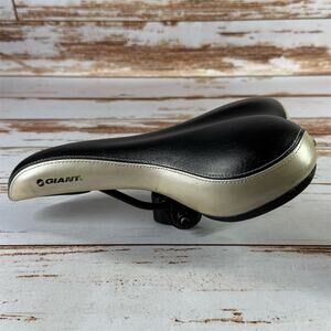 Giant Comfort Saddle Black for Road Mountain Hybrid Bikes Used